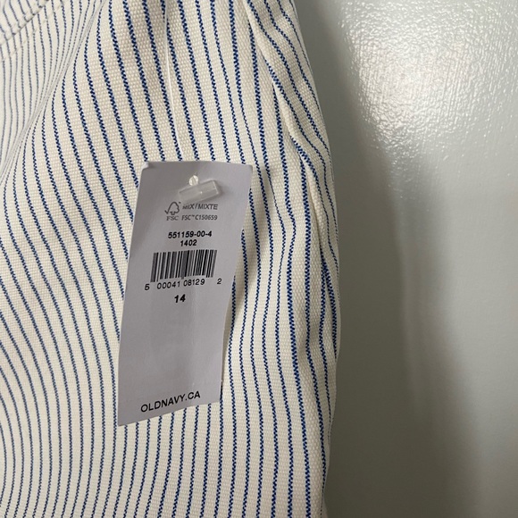 Old Navy High-Waisted Wide Leg Cropped Chino Pants. - Picture 2 of 5